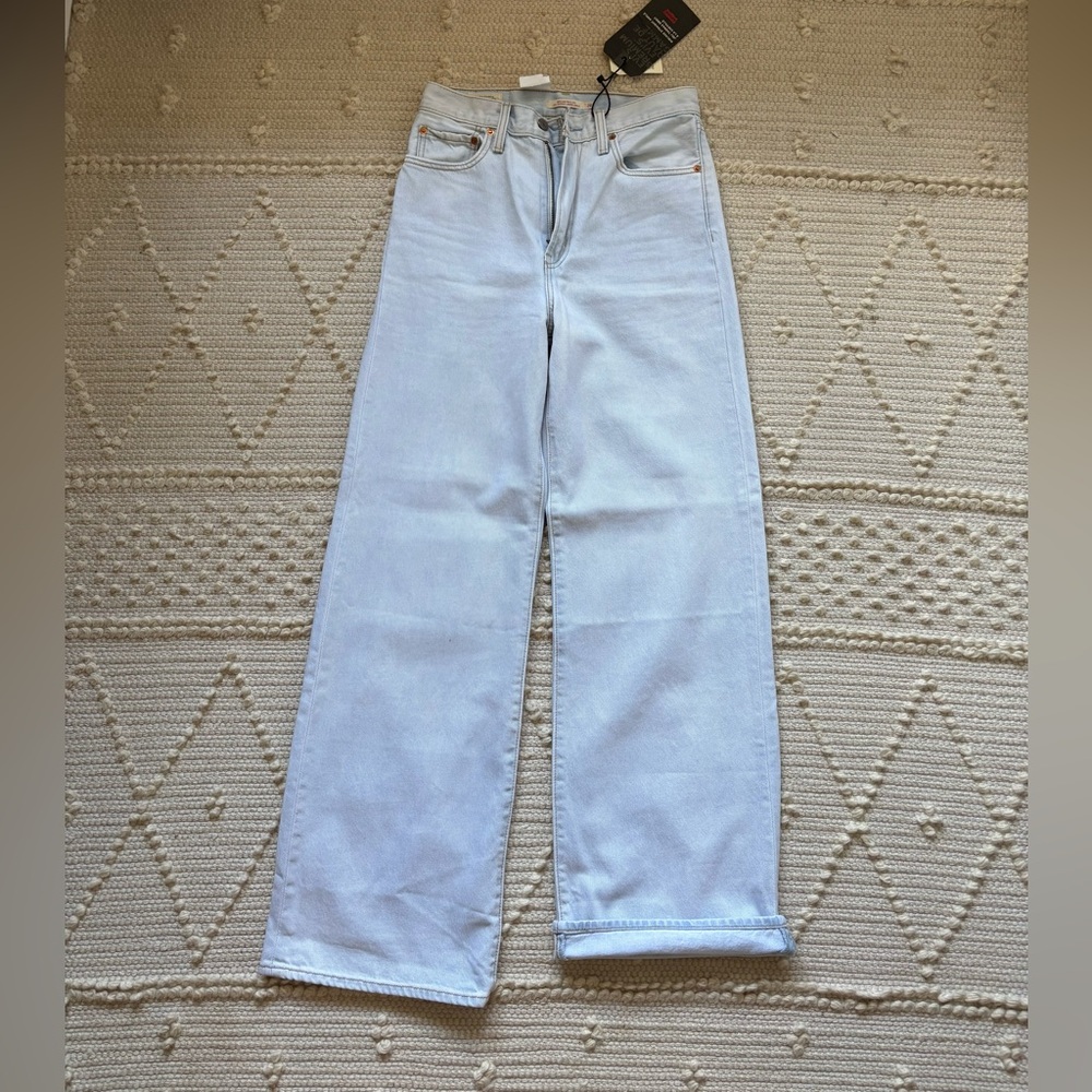 Levi’s rib cage wide leg 28x32